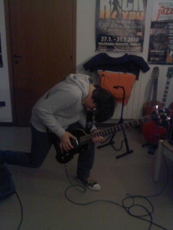 In ginocchio davanti al re del rock!